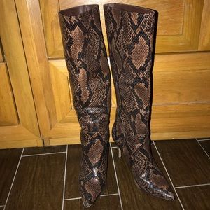 Steve Madden Snake like boots